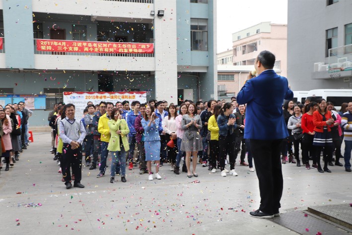 背包工廠,背包定制,背包生產(chǎn)廠家,時(shí)尚雙肩包廠家,學(xué)生背包訂做.JPG