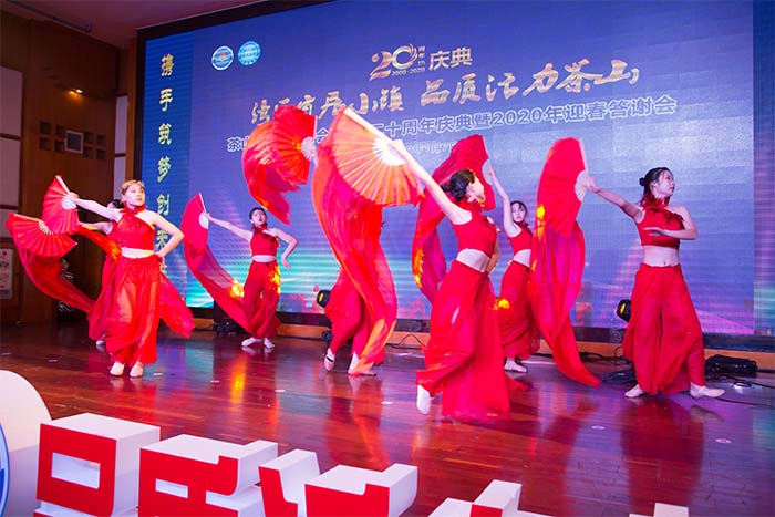 禮品背包定制,雙肩背包生產(chǎn)廠家,背包定制,雙肩背包廠家,包包定制廠家,