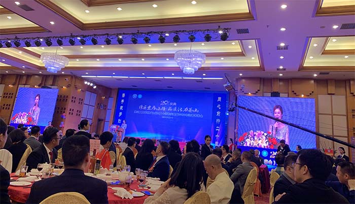 禮品背包定制,雙肩背包生產(chǎn)廠家,背包定制,雙肩背包廠家,包包定制廠家,