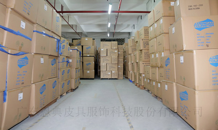 背包工廠,背包定制,背包訂制,箱包廠家,背包定做