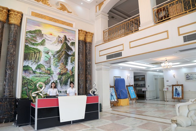 雙肩包廠家前臺(tái)
