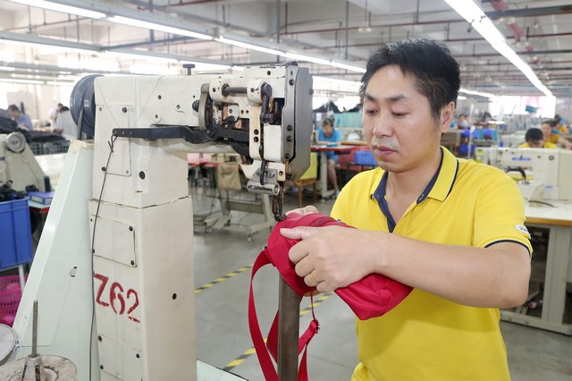 箱包定制,休閑背包廠家,電腦背包廠家,商務(wù)背包定制,雙肩包廠家
