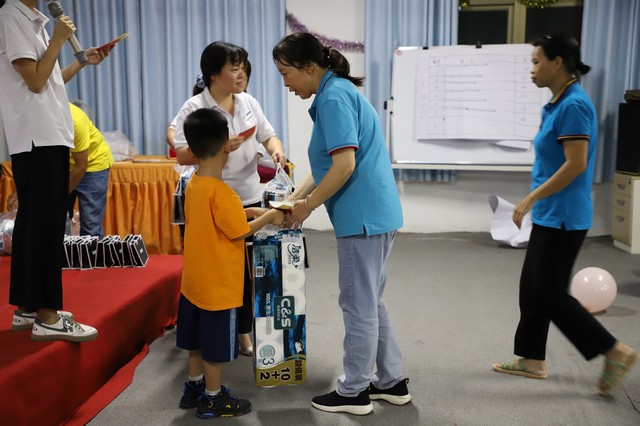 定制雙肩包廠家,平湖雙肩包廠,定做雙肩包廠,定制印logo背包,女士個(gè)性背包定制