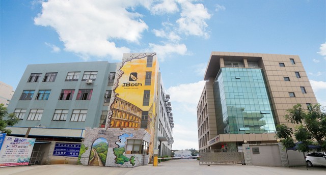 背包定制廠家,包包定制工廠,箱包廠家,led顯示屏動感雙肩包廠家