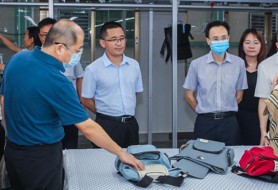 背包定制，背包廠家，背包工廠.jpg